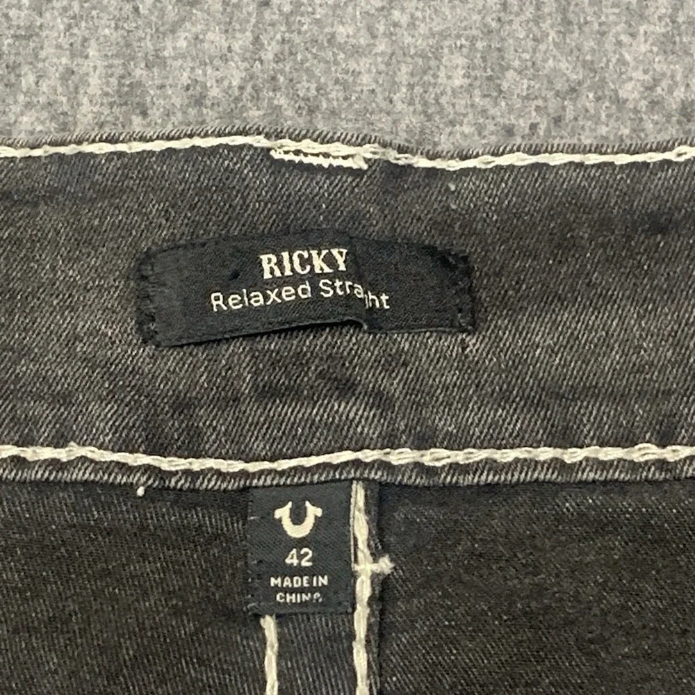 True Religion Ricky Big T Relaxed Straight Mens Size 42x33 Jeans